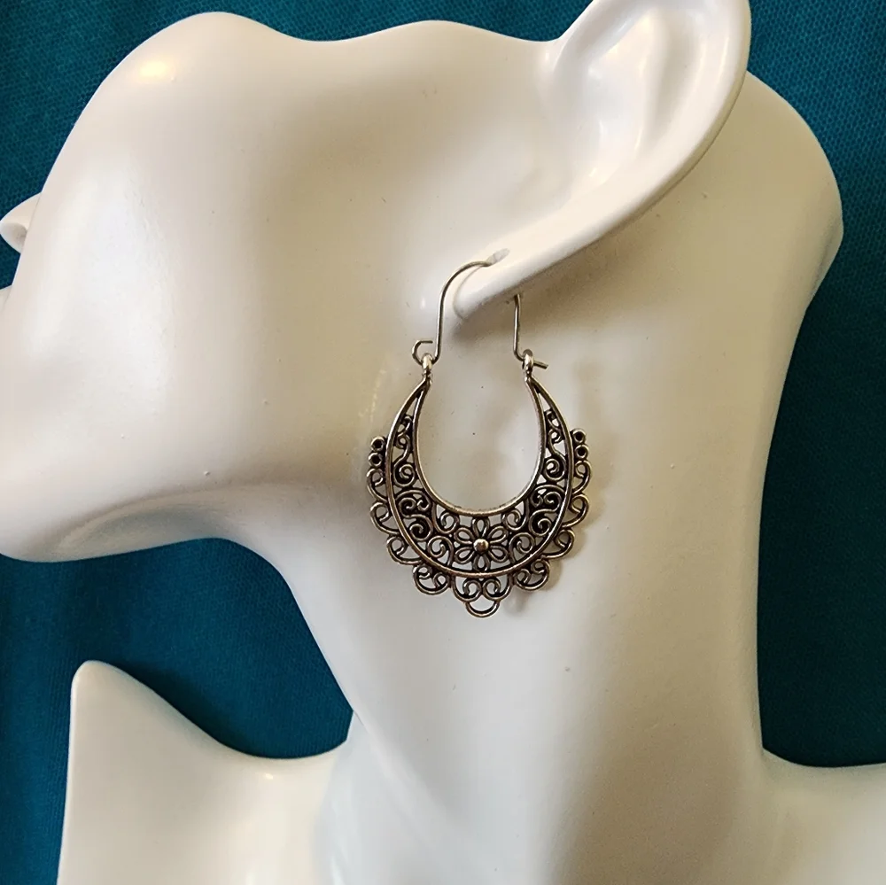 Silver Flower Dangles - Picture 1 of 2